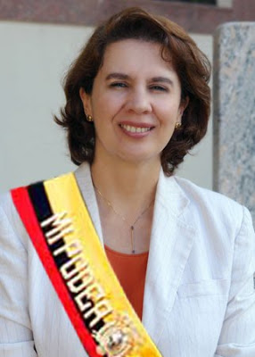 presidenta rosalia arteaga